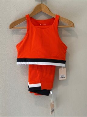 Wilo The Label Contra Ribbed Workout Set Orange with Navy and White Band Large